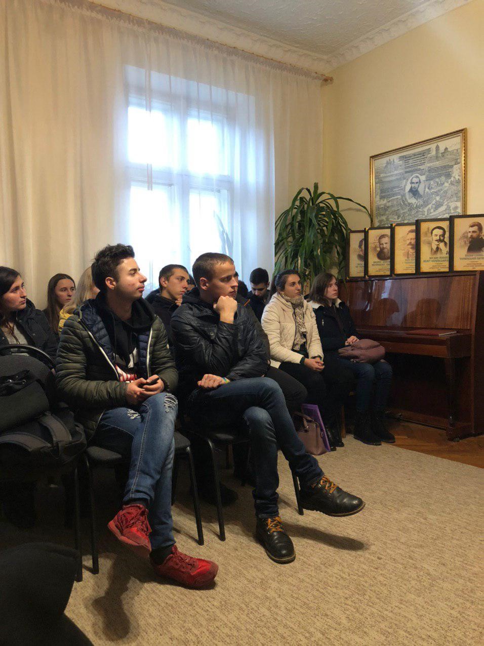 Студенти ТНПУ під час лекції, присвяченій діяльності митрополита Андрея Шептицького